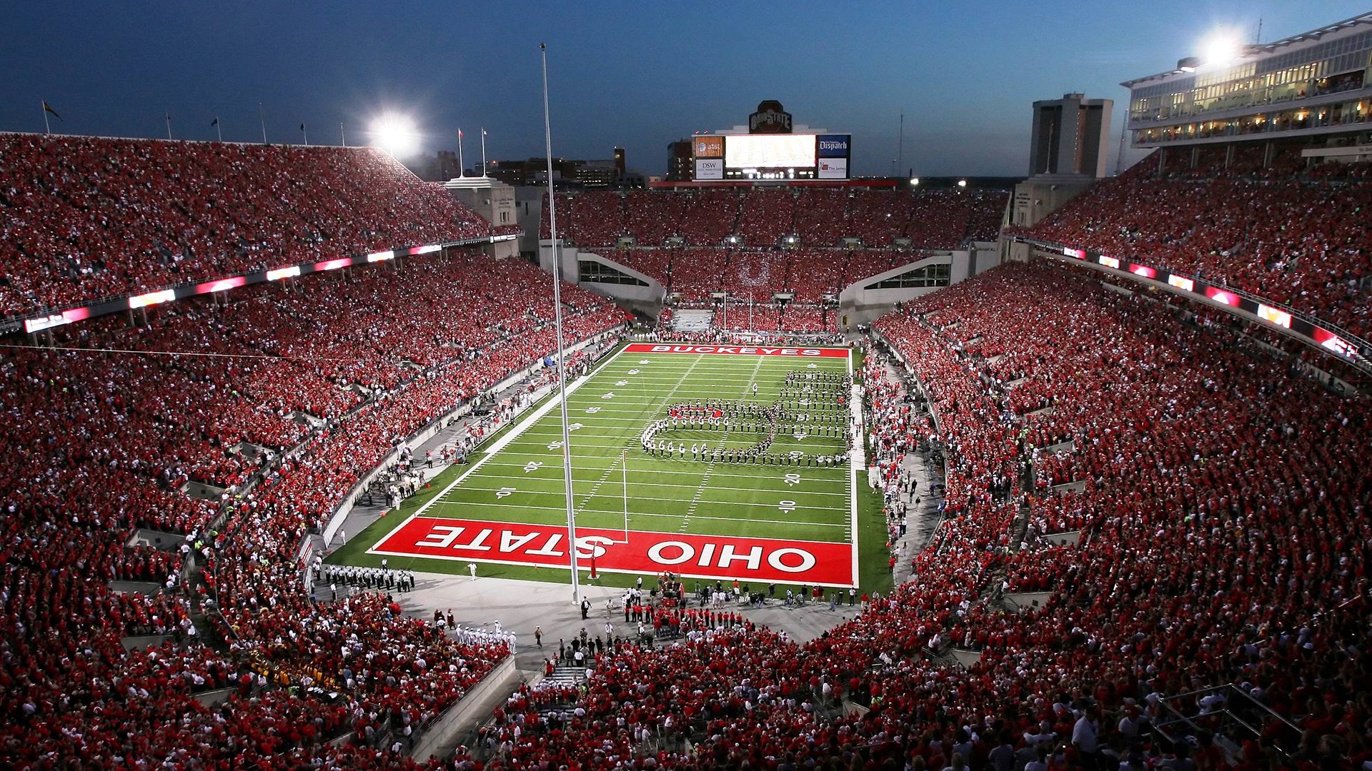 开云体育最新地址-夜跑灯光秀，照亮城市的运动夜晚，夜跑灯实用吗